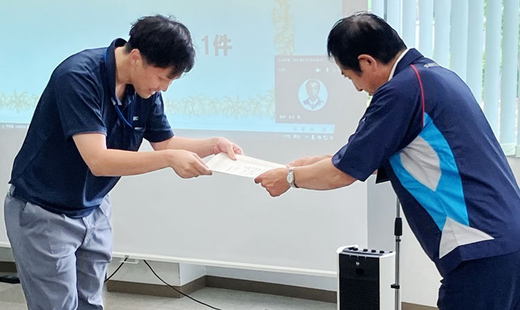 会社表彰式の様子1